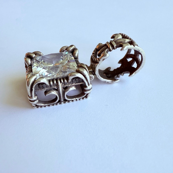 Silpada Solitaire White Cubic Zirconia CZ Fleur De Lis Rocker Pendant Necklace - Picture 4 of 7